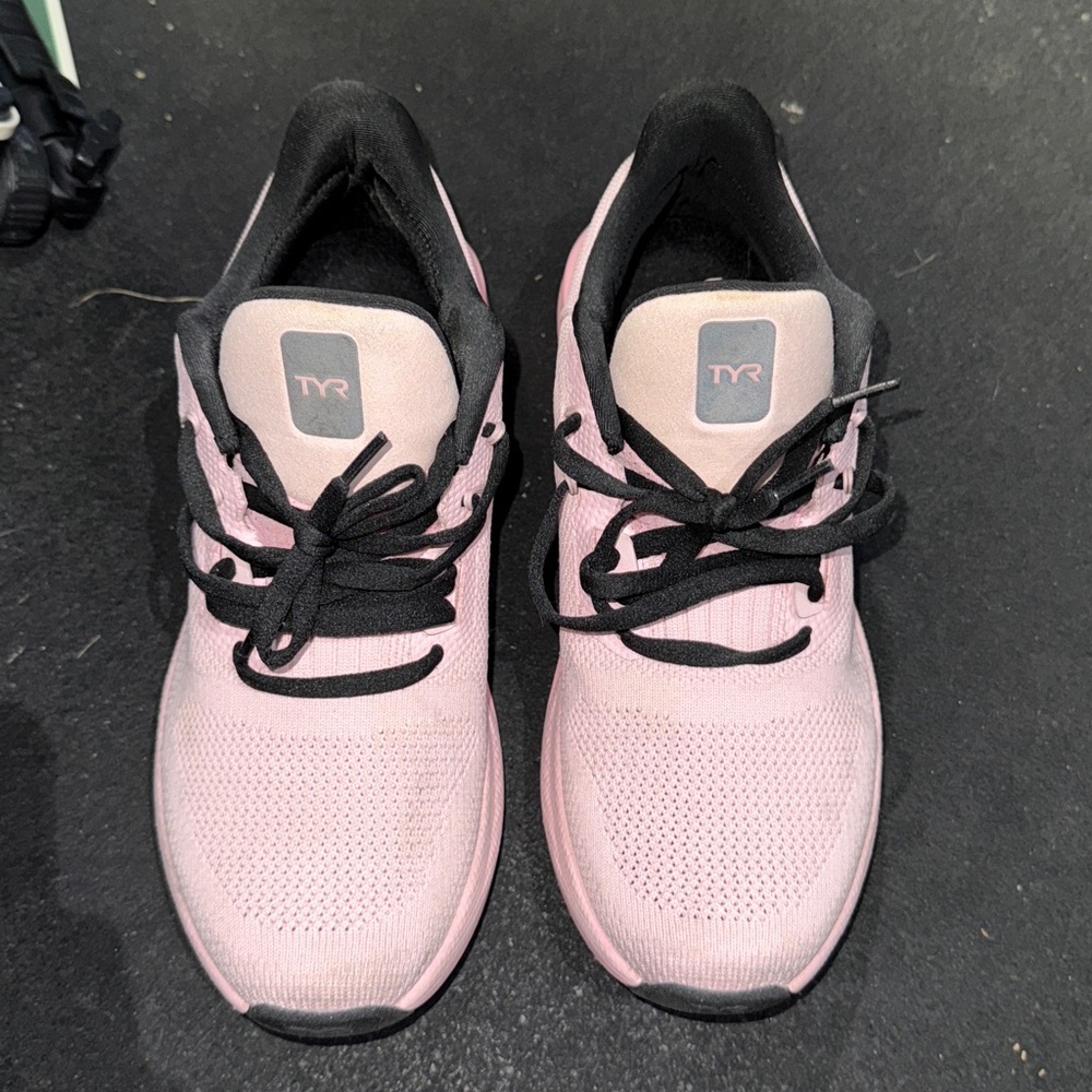 TYR Pink and Black Running Shoes women's 8.5